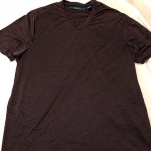 Men’s Perry Ellis v-neck tee